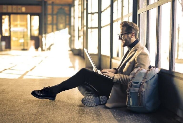 How to Stay Productive on a Business Trip